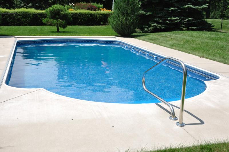 4KeyInGroundPoolDesignTips.jpg